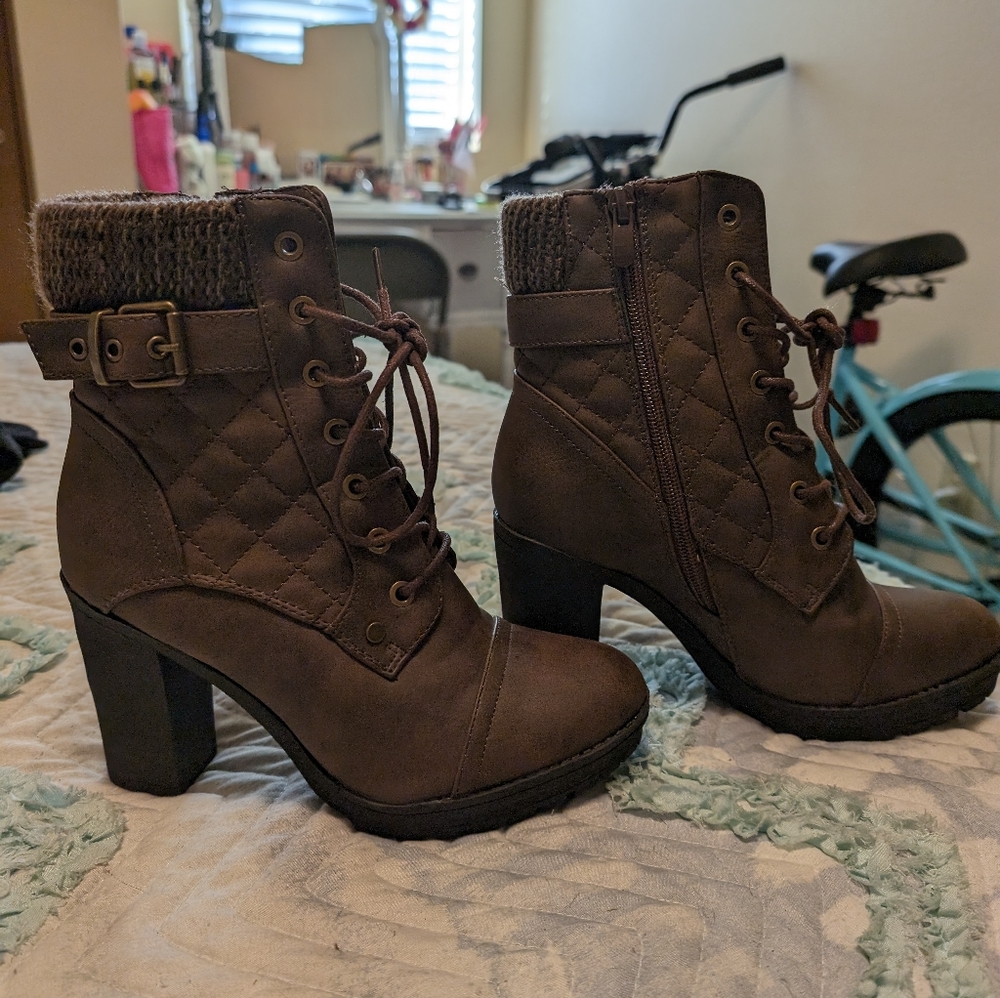 Women's heel boots